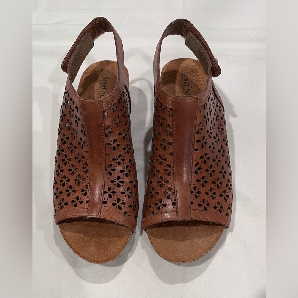 Women’s heels/sandle, euro size 38, color tan brand Josef Seibel